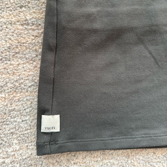 Vuori Halo Performance Crop Tank Top - Picture 5 of 6